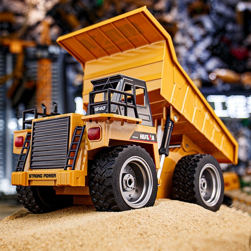 Huina 1534 RC Dump Truck 1/18  - Kids Toys Under $10 review and price